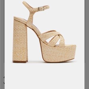 Steve Madden Quinn Raffia-  size 6 - brand new in box